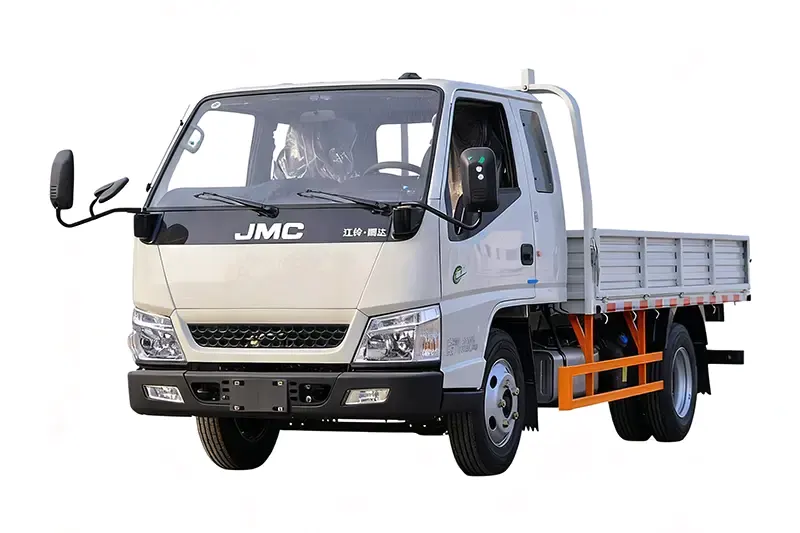 Caminhão-plataforma com placas laterais