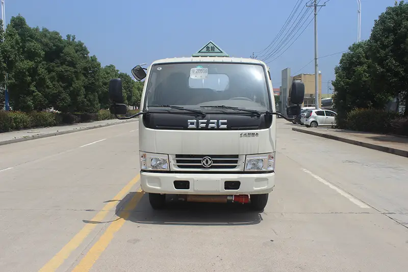 Caminhão tanque de reabastecimento
